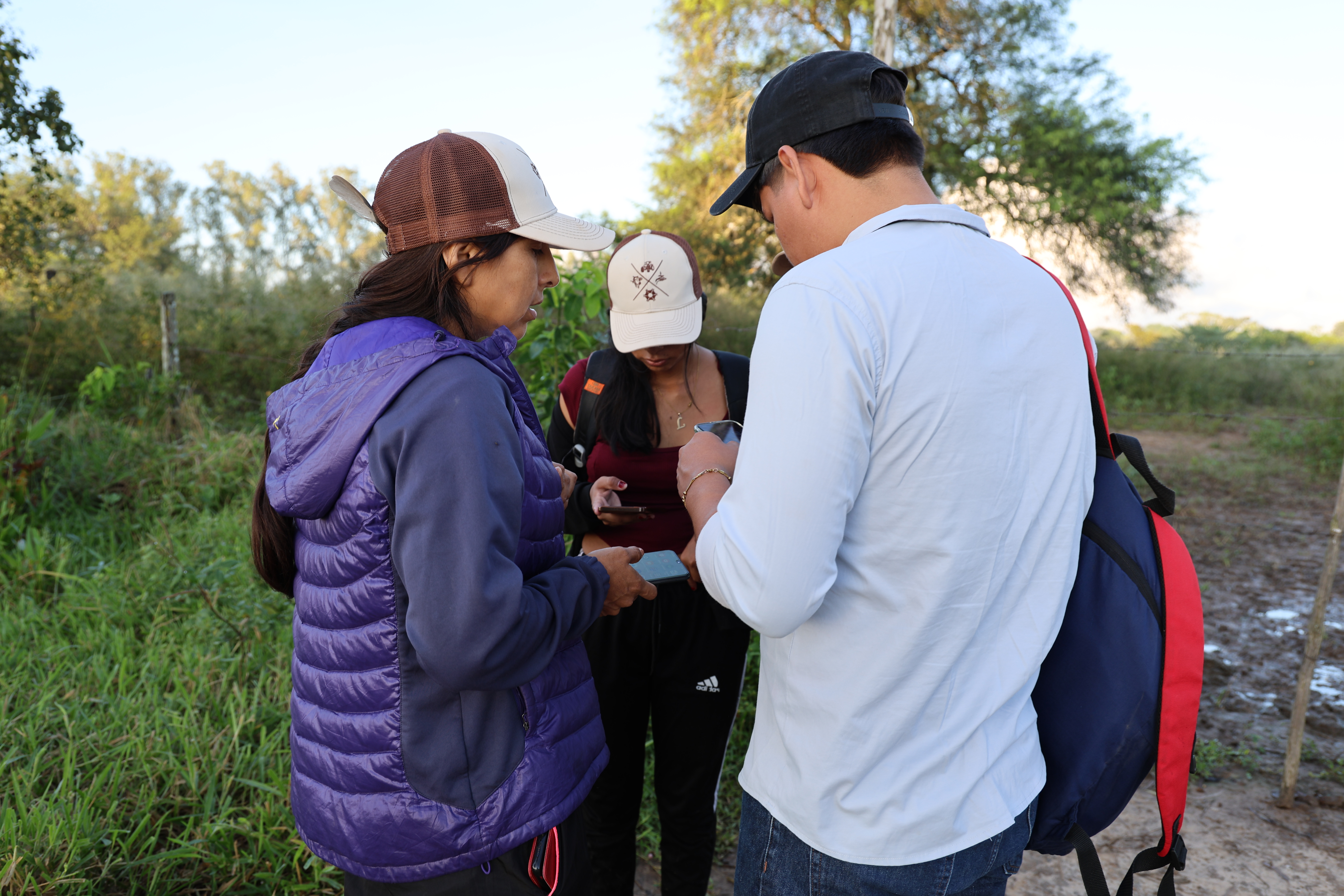 Estudiantes de la UAB-JB socializando los relevamientos de biodiversidad realizados. Foto: Daniela Cabrera / WCS.