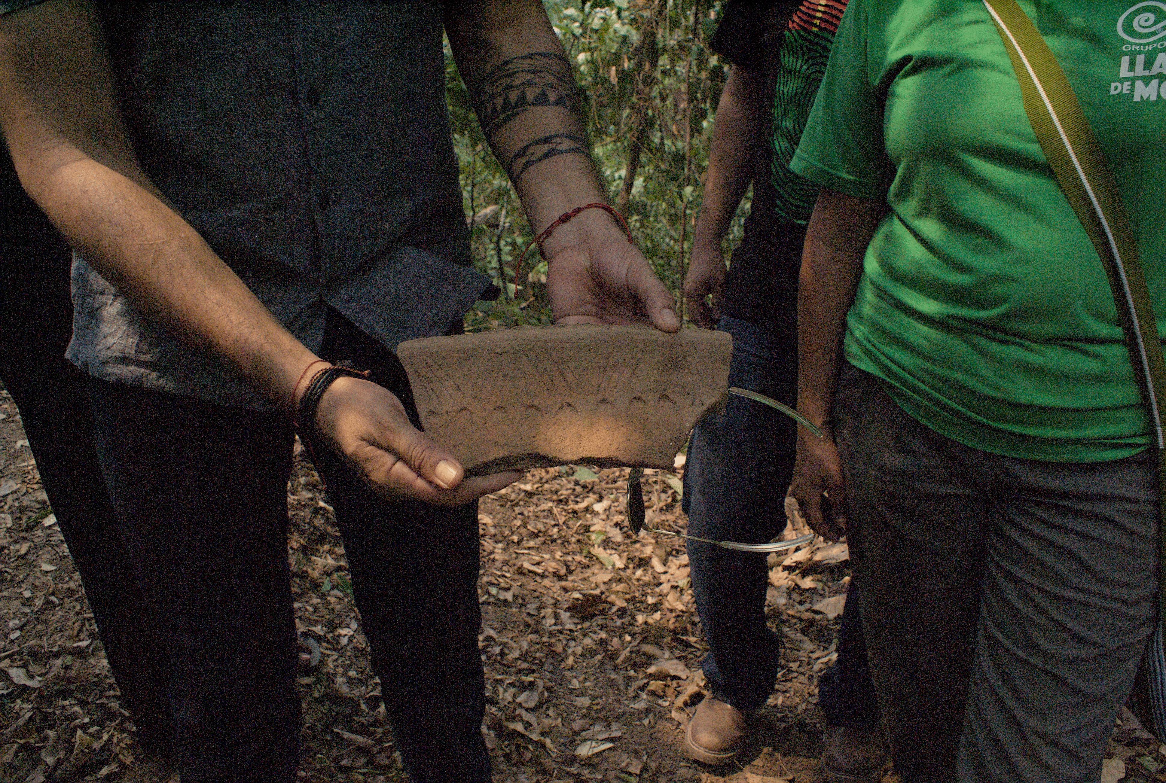 Pieza de cerámica hallada en “El Cerrito” del municipio de Trinidad. Foto: Omar Torrico / WCS.